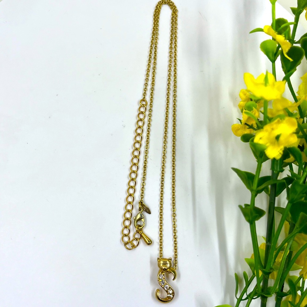 Avon Signed Cat Initial S Gold Plated Vintage Necklace